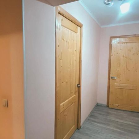 2 Комн Квартира На Новой Площади Appartement Alma-Ata Buitenkant foto