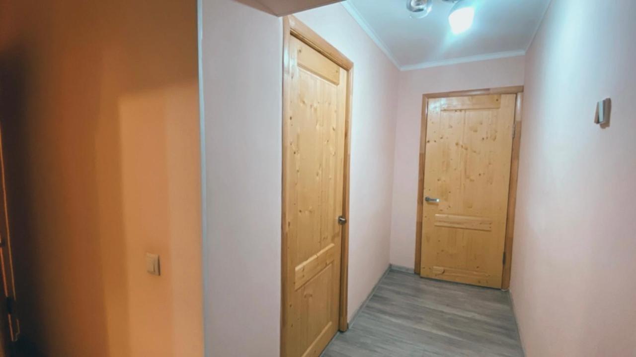 2 Комн Квартира На Новой Площади Appartement Alma-Ata Buitenkant foto